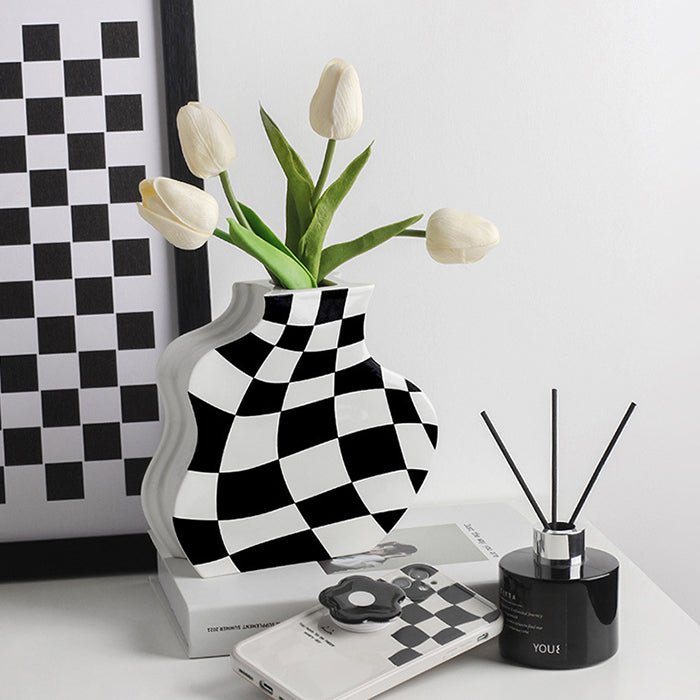 Checkered Wavy Vase - Y2K Aesthetic Home Decor for Vintage and Grunge Style Lovers