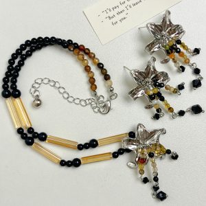 2023 New Chinese-Style Romantic Metal Sweetheart Lily Flower Beaded Necklace with Retro Tassel Clavicle Chain