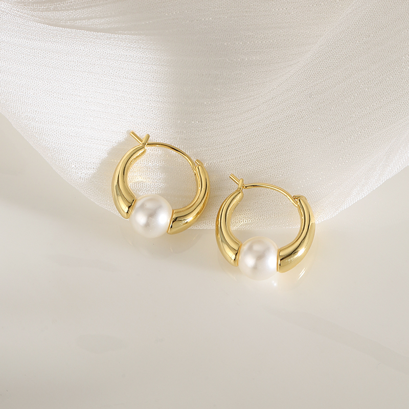 2024 Fashion Pearl Hoop Earrings for Women, Simple Versatile Ear Clips, French High-End Quality, Elegant Style