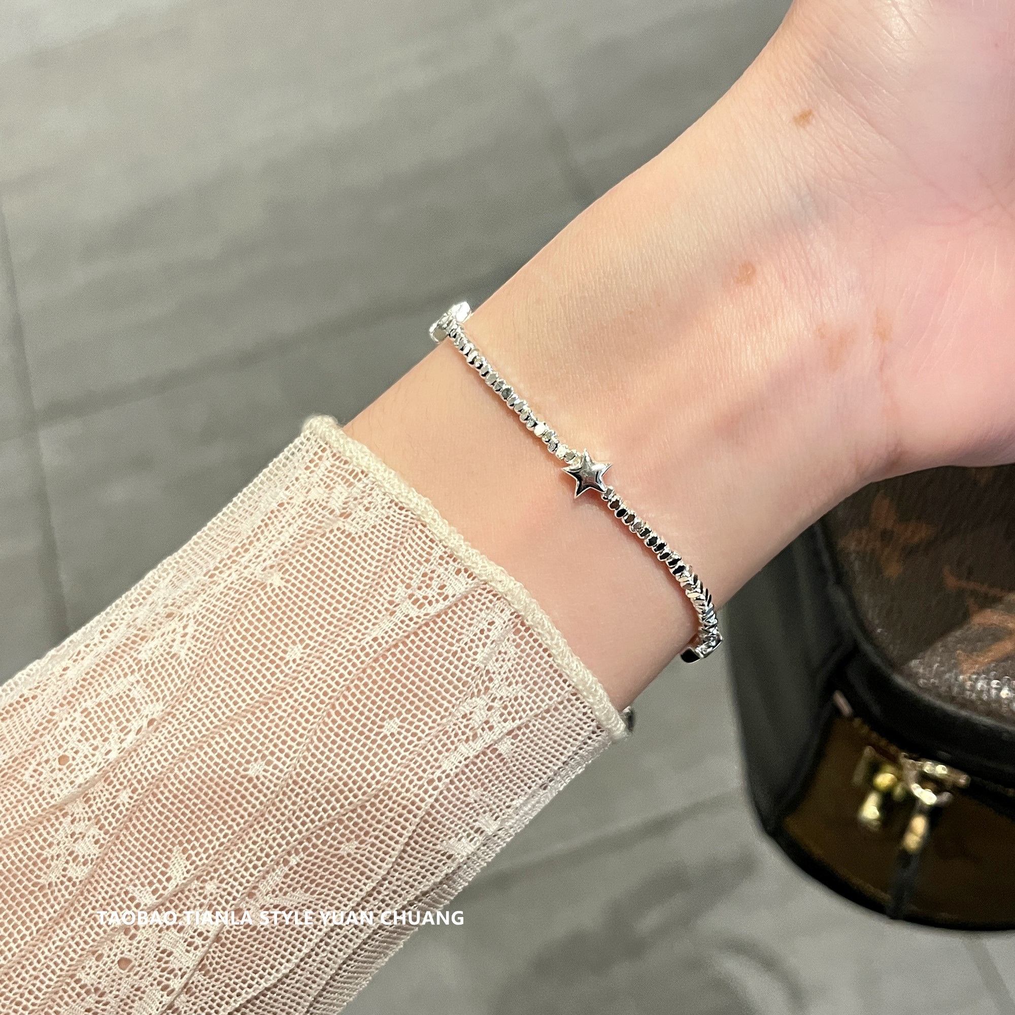 2025 Minimalist Broken Silver Star Bracelet for Girls - Lightweight Luxury High-End Fashion Accessory