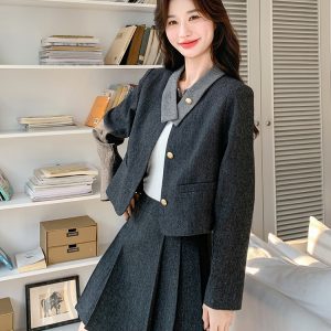 2025 Spring Women's College Style Two-Piece Set - Slim Fit Short Jacket and Pleated Skirt, Trendy Casual Chic