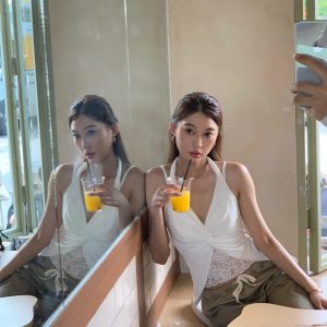 2025 Summer Women's American Style V-Neck Lace Spliced Slim Fit Halter Camisole Top - Sexy Y2K Fashion