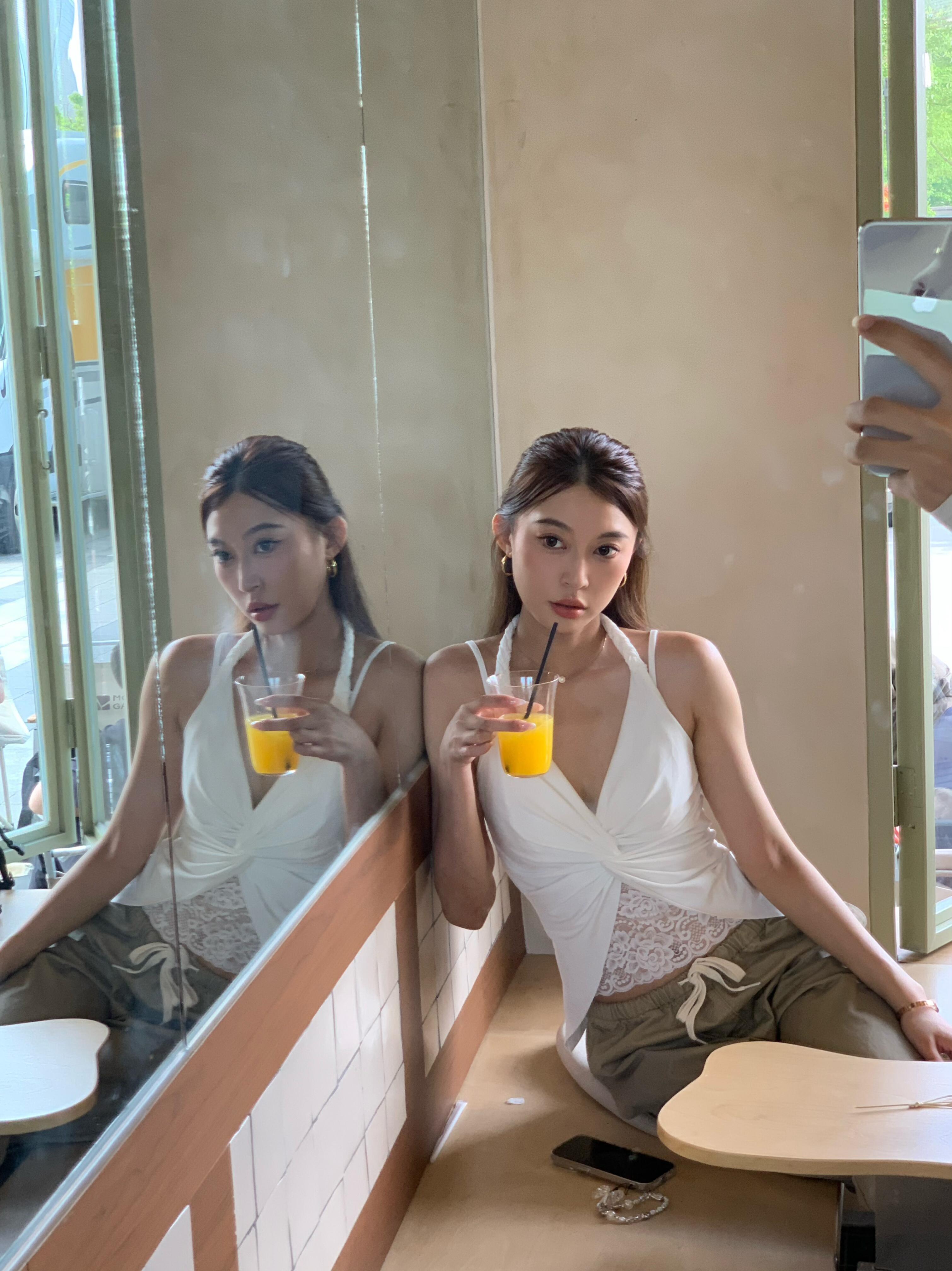2025 Summer Women's American Style V-Neck Lace Spliced Slim Fit Halter Camisole Top - Sexy Y2K Fashion