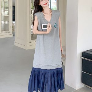 2025 Summer Women's College Style Patchwork V-Neck Sleeveless Dress - Korean Loose Long Skirt Trend for Effortless Fashion