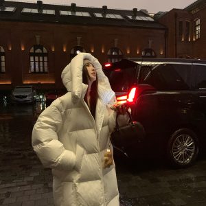 90% White Duck Down Cloud Zero Pressure Hooded Long Knee-Length Winter Down Jacket for Women