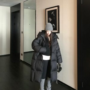 90% White Duck Down Cloud Zero Pressure Hooded Long Knee-Length Winter Down Jacket for Women