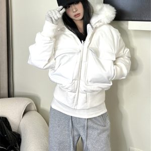 90% White Duck Down Women's Short Hooded Jacket with Fur Collar - Thick and Warm Winter Pilot Style