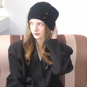 90s Retro Casual Button Cold Hat - Thin Knitted Cap for Women, Versatile Design to Enhance Face Shape
