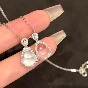 Adjustable Pure Silver Gourd Pendant Necklace with Snowflake Design - Elegant Light Luxury Accessory