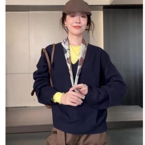 American Retro V-Neck Loose Pullover Sweater for Women - Chic Long Sleeve Knit Top for Autumn Winter Fashion