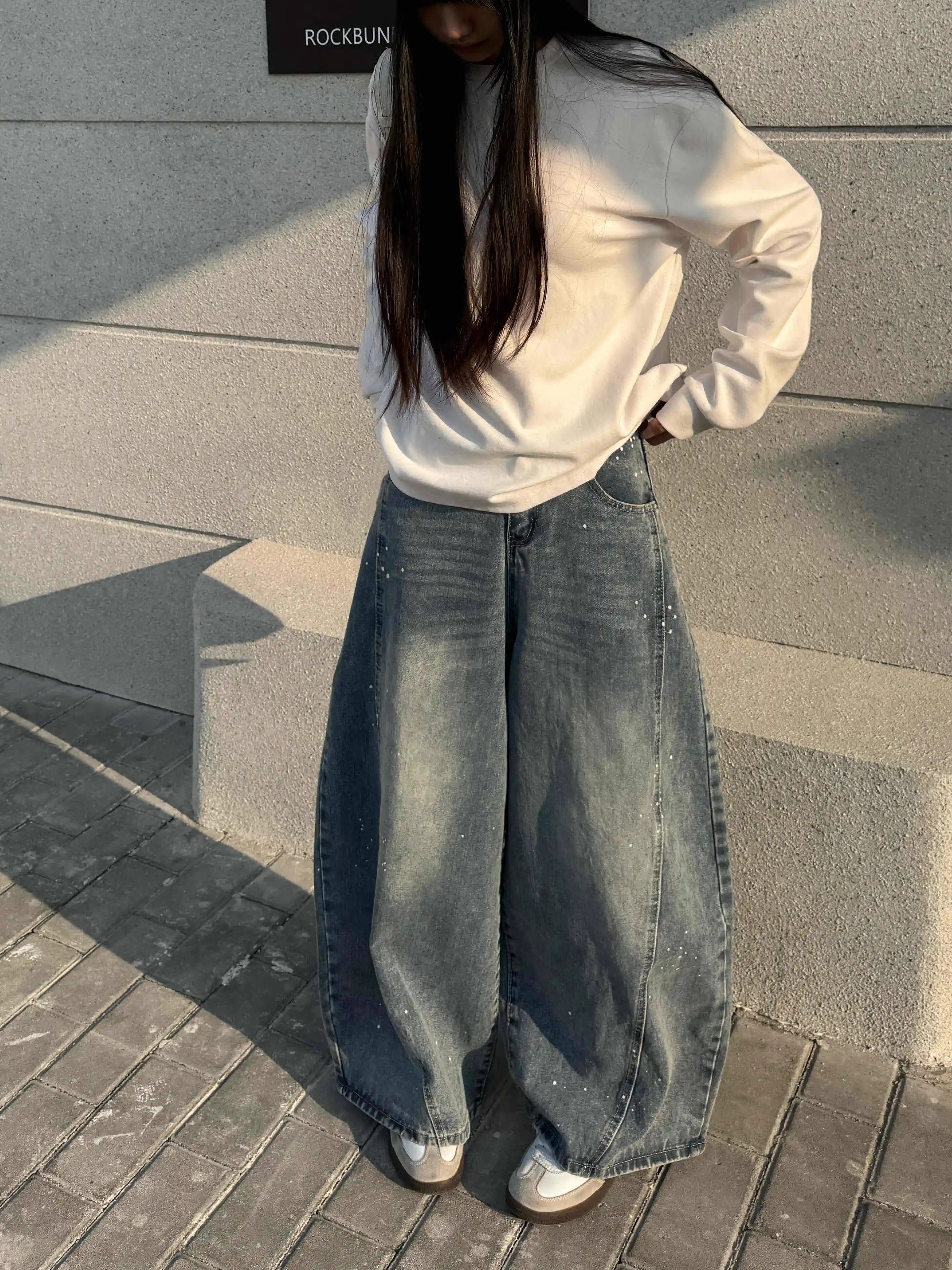 American Retro Wide-Leg Curved Blade Jeans for Women - Casual Loose-Fit, Washed Splatter Design, Versatile Street Style