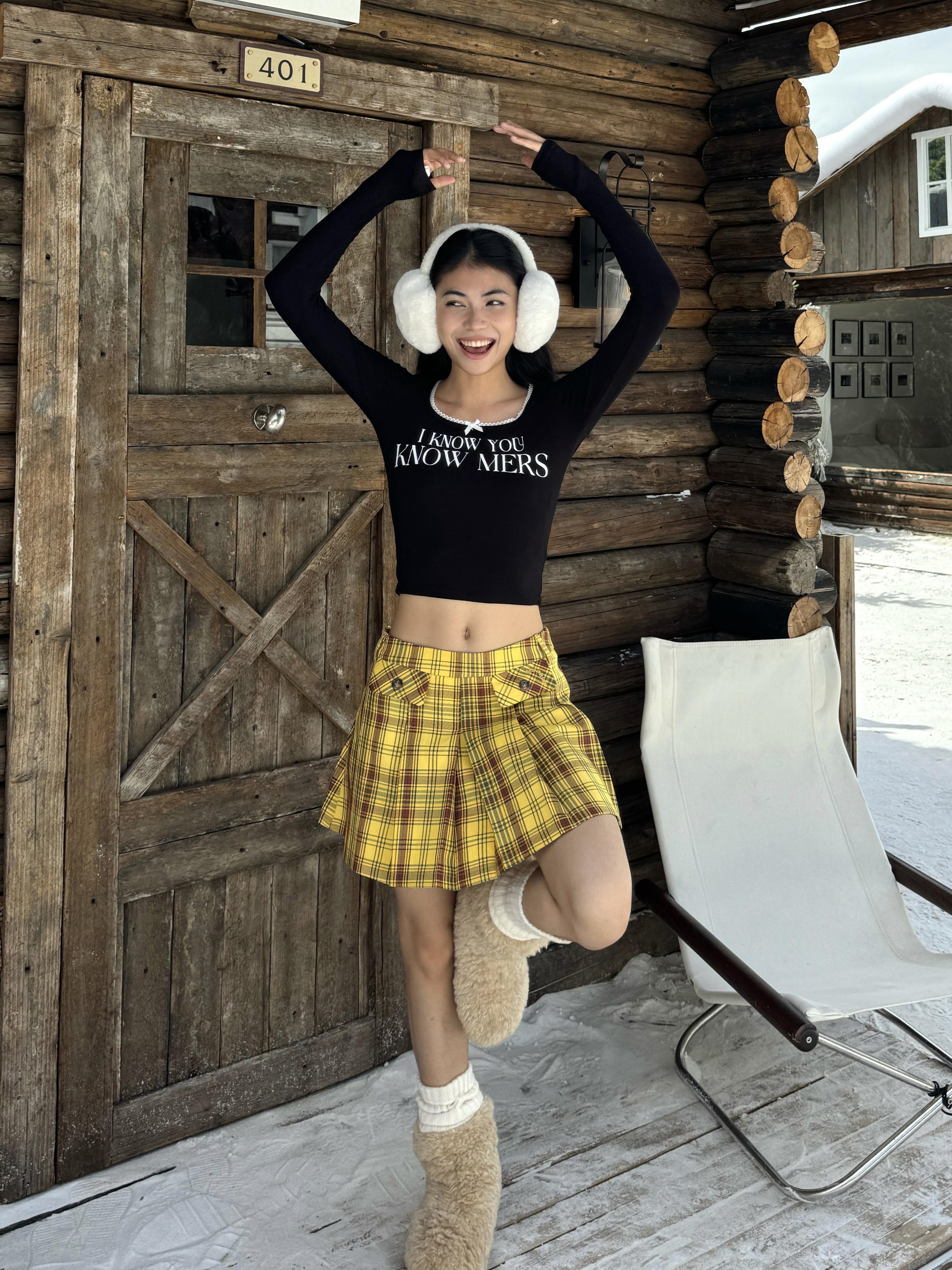 American Retro Yellow Plaid Pleated Skirt with Pockets - Slimming College Style Short Skirt for Y2K Fashion Enthusiasts