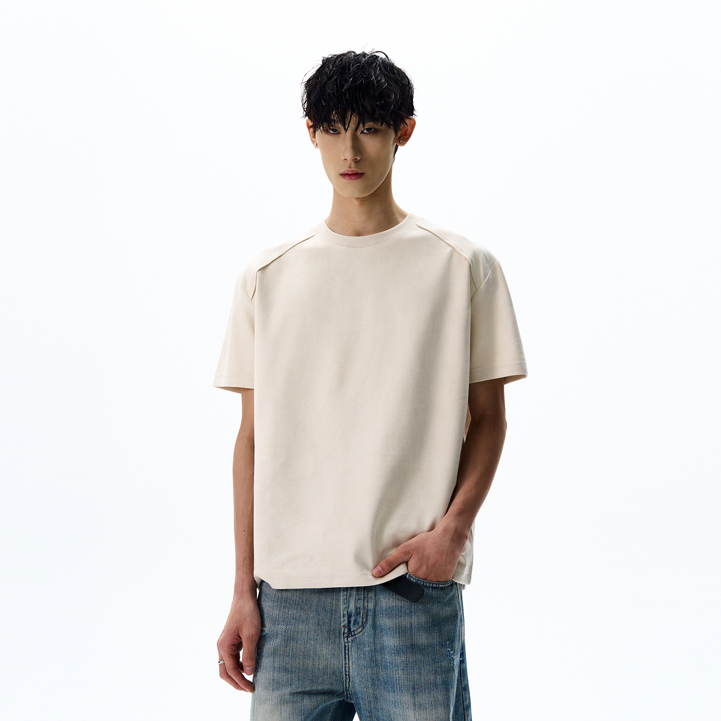 American Vintage Deconstructed Suede Short-Sleeve T-Shirt for Men and Women, Boxy Shoulder, Clean Fit, Retro Style