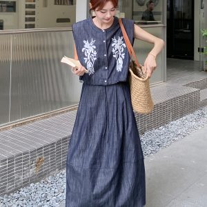 Artistic Retro Embroidered Sleeveless Vest and Skirt Two-Piece Set for Women - Summer 2025 Fashion