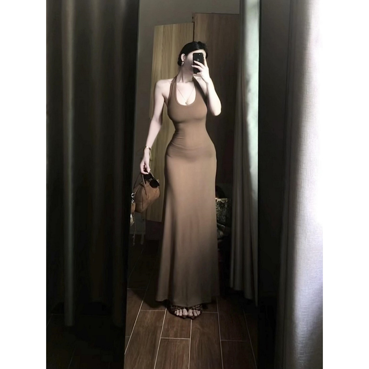Backless Halter Dress for Women - Sexy Bodycon Long Dress, Waist-Cinching, Summer Style, Slim-Fitting, Elegant Evening Wear