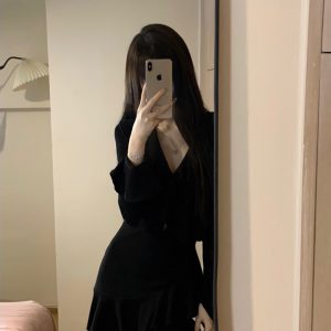 Black Hepburn-Style V-Neck Knitted Dress for Women, Autumn Ruffled Flared Sleeves, Slim Fit Little Black Dress, 90s Inspired Fashion