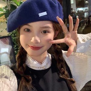 Black Octagonal Painter's Hat Beret for Women - Versatile Autumn Winter Accessory, Flattering Fit for Large Head Circumference