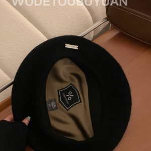 Black Octagonal Painter's Hat Beret for Women - Versatile Autumn Winter Accessory, Flattering Fit for Large Head Circumference