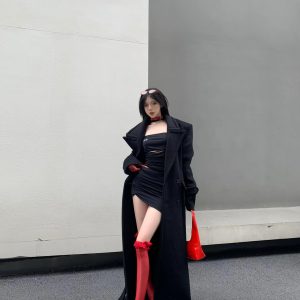 Black Oversized Shoulder Pad Woolen Coat for Women - American Style Spicy Girl Fashion for Autumn & Winter 2024