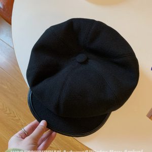 Black Woolen Newsboy Hat for Women - Versatile Octagonal Beret for Autumn and Winter, Vintage Style Painter's Hat
