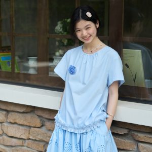 Blue Lace Short-Sleeve Top with Shoulder Pleats and Round Neck - Feminine Basic Shirt for Y2K and Korean Style Fashion