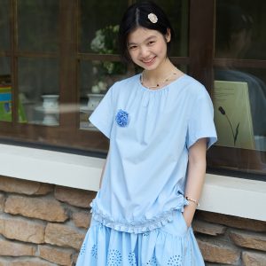 Blue Lace Short-Sleeve Top with Shoulder Pleats and Round Neck - Feminine Basic Shirt for Y2K and Korean Style Fashion