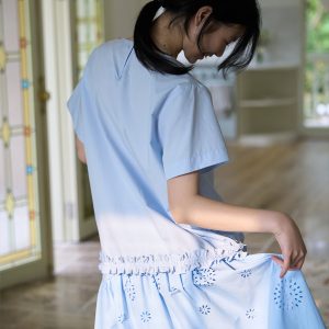 Blue Lace Short-Sleeve Top with Shoulder Pleats and Round Neck - Feminine Basic Shirt for Y2K and Korean Style Fashion