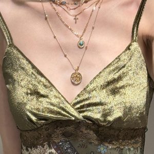 Bohemian Hollow Flower Pendant Necklace for Women, Vintage Multi-Layered Gold Chain Clavicle Accessory