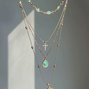 Bohemian Hollow Flower Pendant Necklace for Women, Vintage Multi-Layered Gold Chain Clavicle Accessory