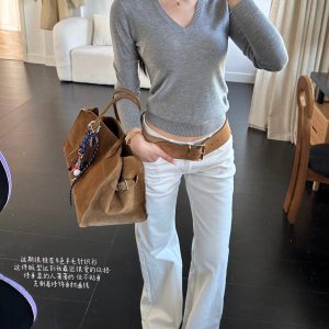 Cashmere Wool Sweater - 4-Color Knitwear with Sophisticated Old Money Vibe, Elegant Style for Fall and Winter Fashion