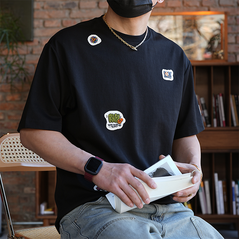 Casual Minimalist Patch Embroidery Short Sleeve T-Shirt for Men - Summer Trendy Round Neck Tee in Hong Kong Style
