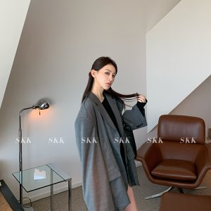 Casual Plaid Blazer for Women - Elegant Workplace Style, High-Quality Spring Outerwear, Chic 90s-Inspired Fashion