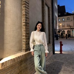 Casual Water-Wash Blue Straight Jeans - Relaxed Fit Slimming Floor-Length Denim Pants for Effortless Style
