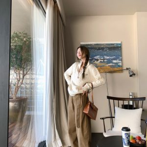 Casual Women's Loose Silhouette Pants with Waist Belt - Britney-Inspired Scythe Style for Leisure Wear