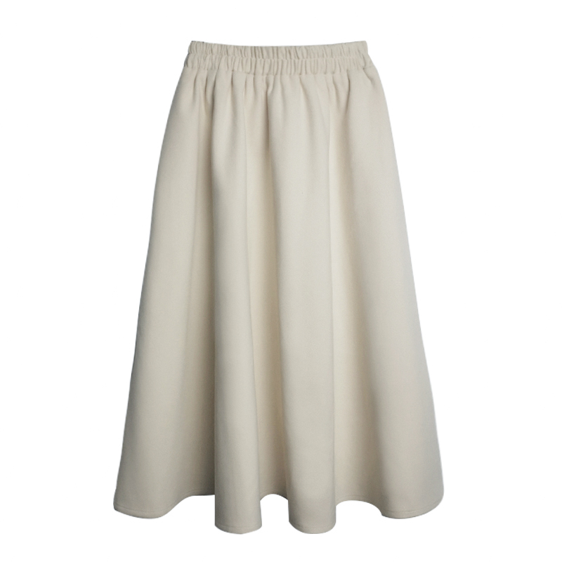 Checkered A-Line Mid-Length Skirt for Small Figures, Pudding Bear Design that Flattens Hips - Cute Y2K Fashion Piece