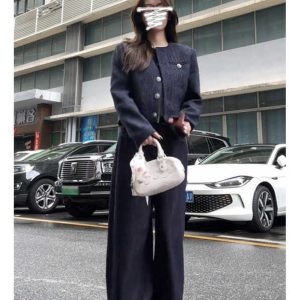 Chic French-Style Women's Round-Neck Short Coat - High-End Fashionable Top for Spring and Autumn, Unique Temperament Design