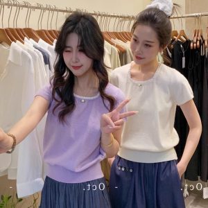Chic Slim-Fit Short Knitted Sweater for Women - Stylish Age-Reducing Top in High-Quality Knit, Perfect for Y2K and Casual Looks