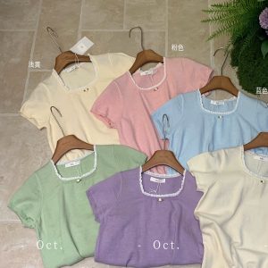 Chic Slim-Fit Short Knitted Sweater for Women - Stylish Age-Reducing Top in High-Quality Knit, Perfect for Y2K and Casual Looks