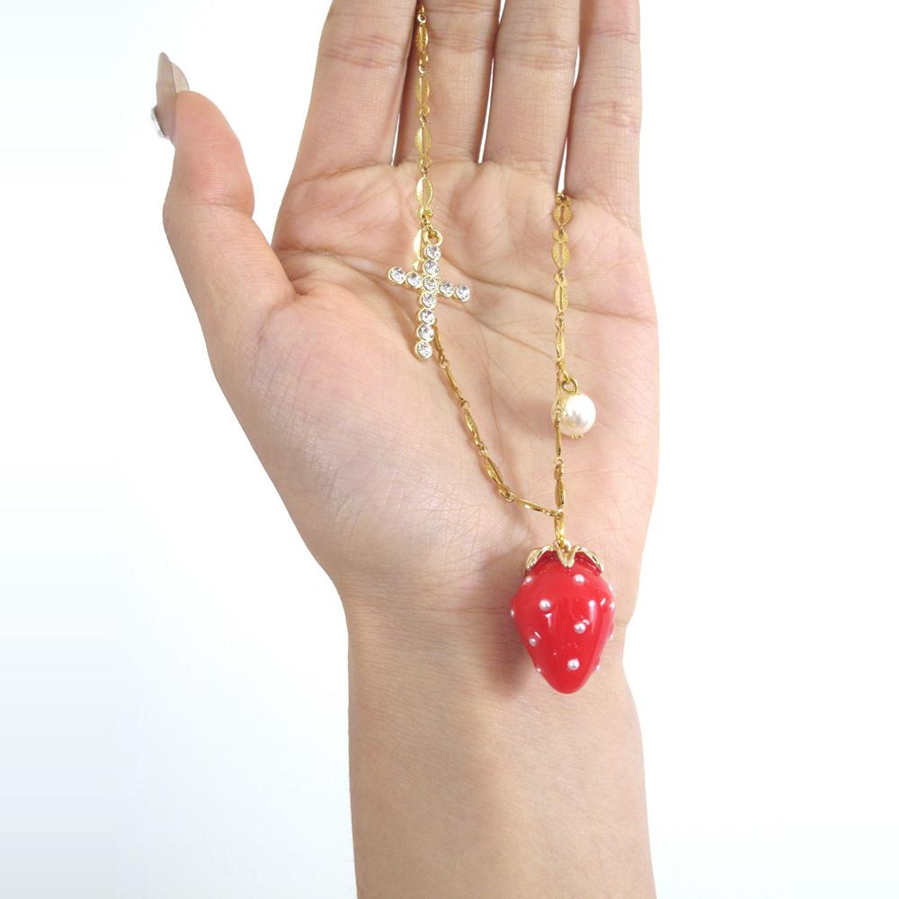 Chic Strawberry Pendant Necklace - High-End Pearl Clavicle Chain, Light Luxury Korean Style Daily Versatile Women's Jewelry