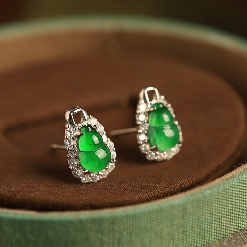 Chinese Style Natural Jade Gourd Earrings in Yang Green with Pure Silver - Elegant National Wind Gemstone Accessories for Women
