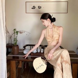 Chinese-Style Retro High-End Summer Two-Piece Suit: Neck-Hanging Top & Wide-Leg Pants Set for Effortless Chic