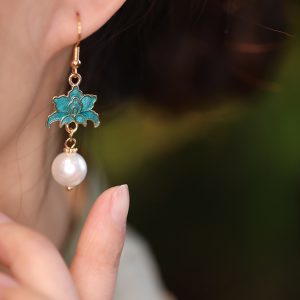 Chinese-Style Song Dynasty Earrings, Hanfu Accessories, Minimalist Qipao Jewelry for Daily Wear, High-End National Wind Design