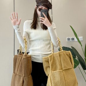 Chunky Chain Tote Bag for Women - European Style Winter Wool Casual Handheld Large Bag - Versatile Fashion Accessory