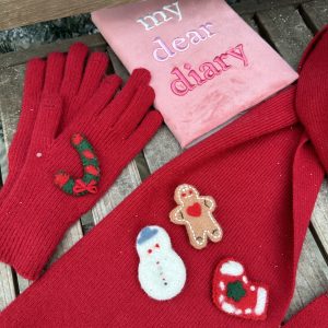 Chunky Knit Vintage Red Scarf and Gloves Set | Cozy Winter Accessories | 90s Inspired Fashion Statement