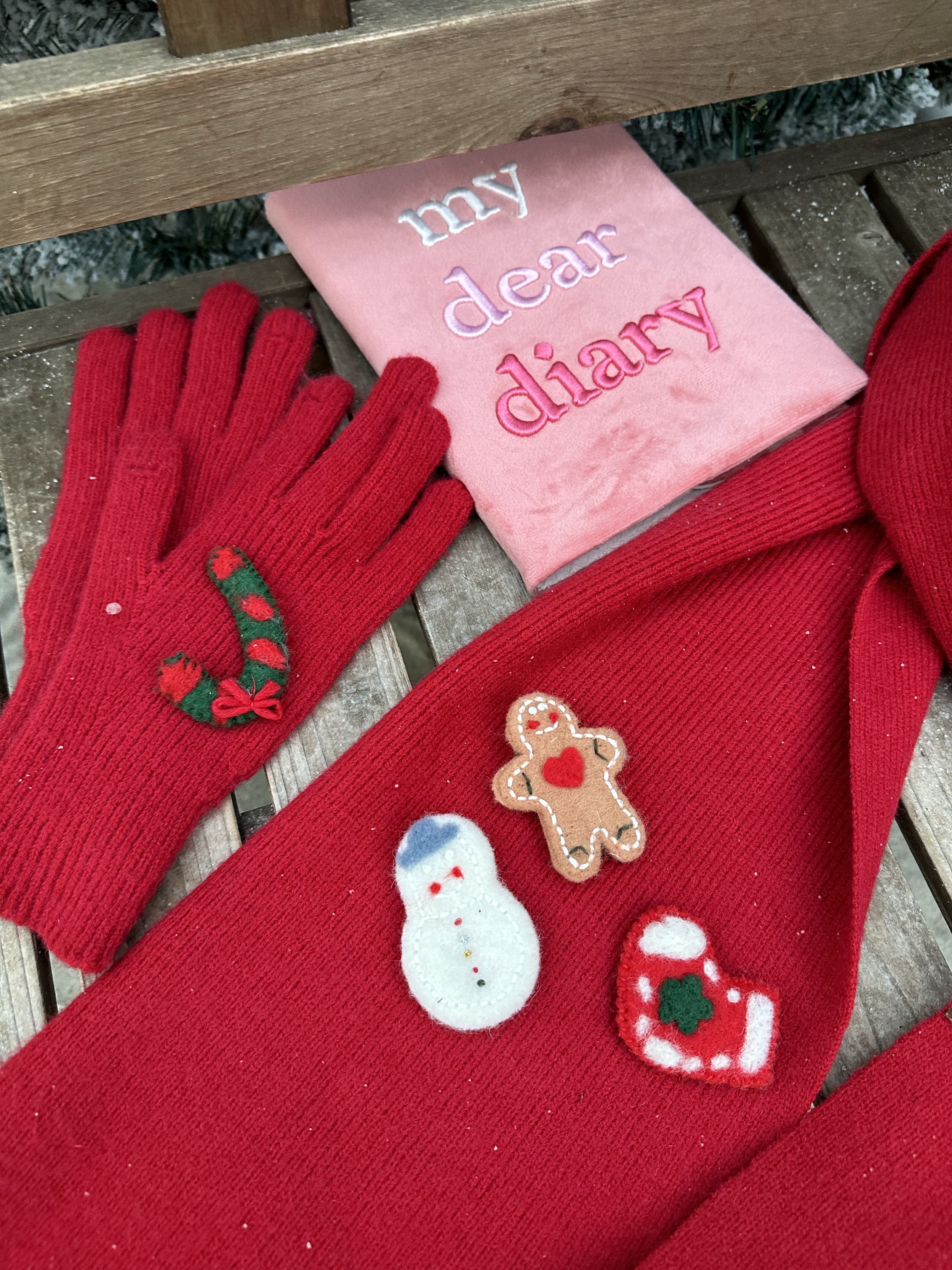 Chunky Knit Vintage Red Scarf and Gloves Set | Cozy Winter Accessories | 90s Inspired Fashion Statement