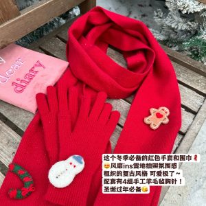Chunky Knit Vintage Red Scarf and Gloves Set | Cozy Winter Accessories | 90s Inspired Fashion Statement