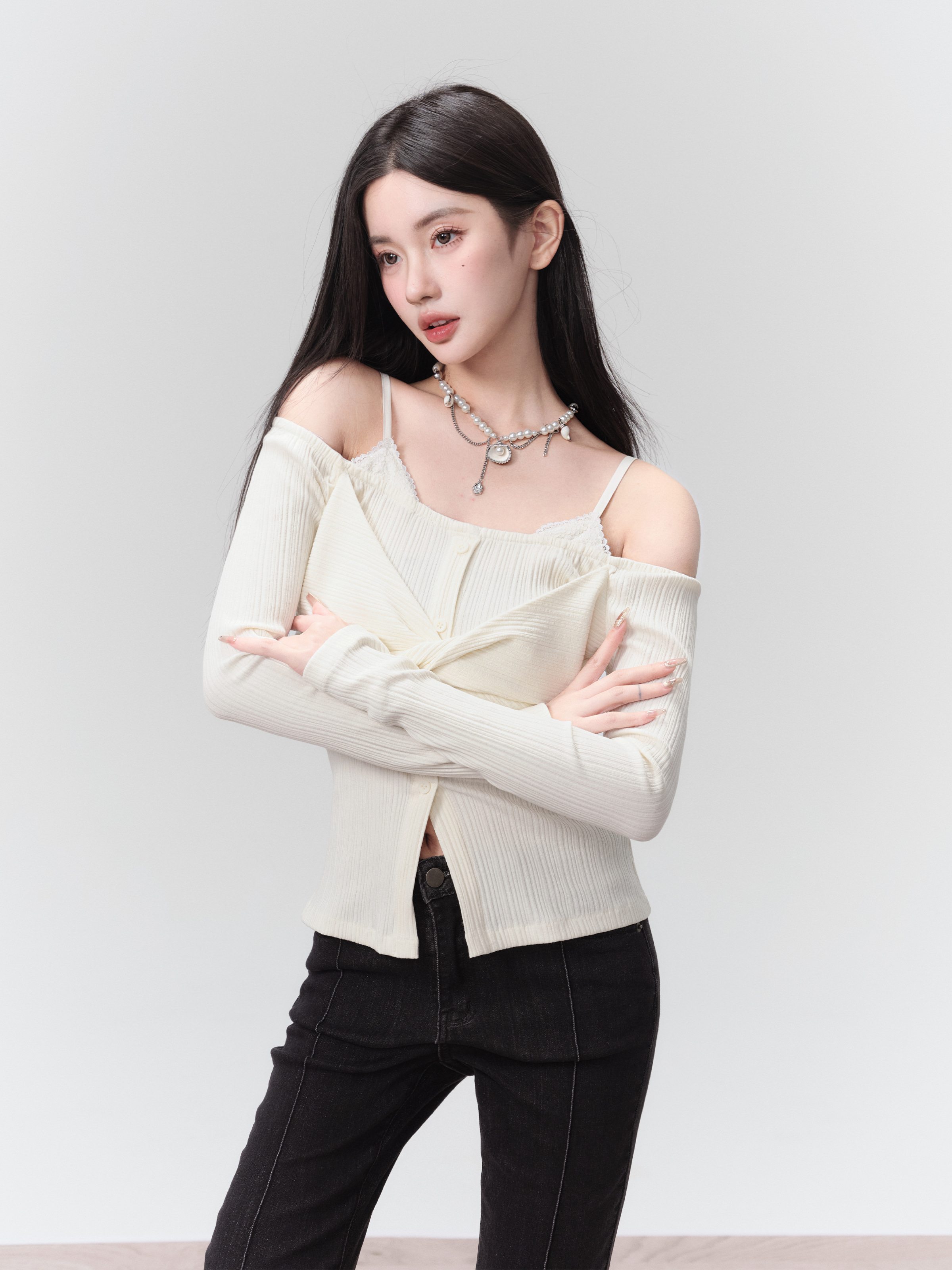 Cocoa Sweet Tea Pure Desire Off-Shoulder Knitted Top - Slim Fit Fake Two-Piece Style, Trendy Y2K Fashion, Perfect for Casual Wear