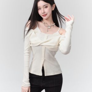 Cocoa Sweet Tea Pure Desire Off-Shoulder Knitted Top - Slim Fit Fake Two-Piece Style, Trendy Y2K Fashion, Perfect for Casual Wear