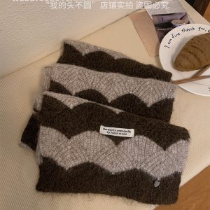 Color-Block Knitted Shell Scarf for Women - 