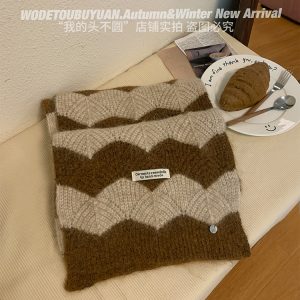 Color-Block Knitted Shell Scarf for Women - 